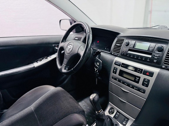 Toyota Corolla 4 of 17