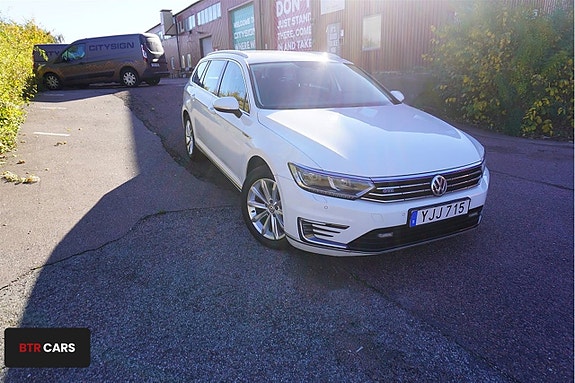 Volkswagen Passat 7 of 16