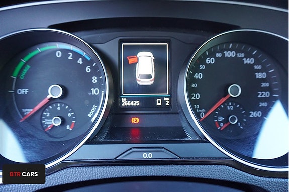 Volkswagen Passat 15 of 16
