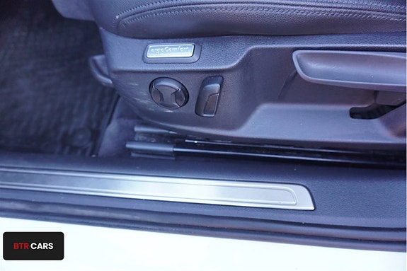 Volkswagen Passat 10 of 16