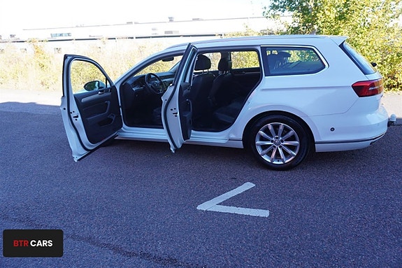 Volkswagen Passat 2 of 5