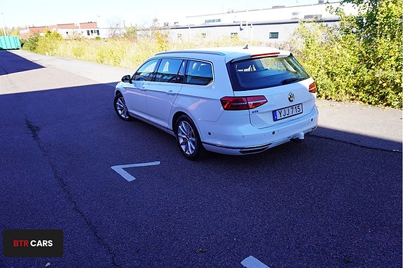Volkswagen Passat 4 of 5