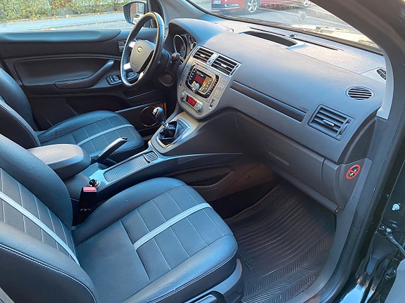 Ford Kuga 9 of 18