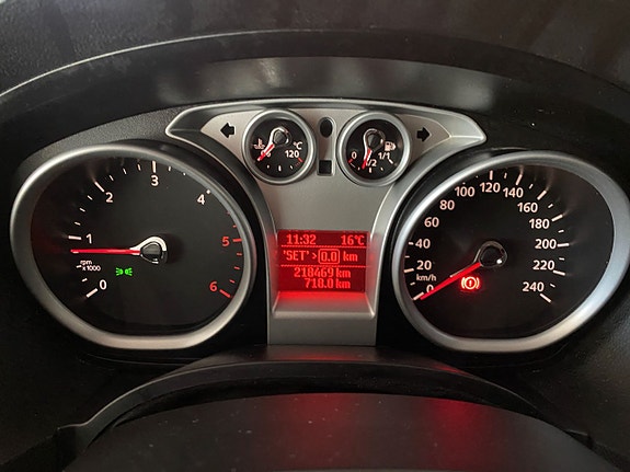 Ford Kuga 15 of 18