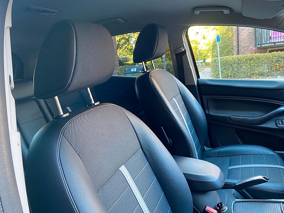 Ford Kuga 11 of 18