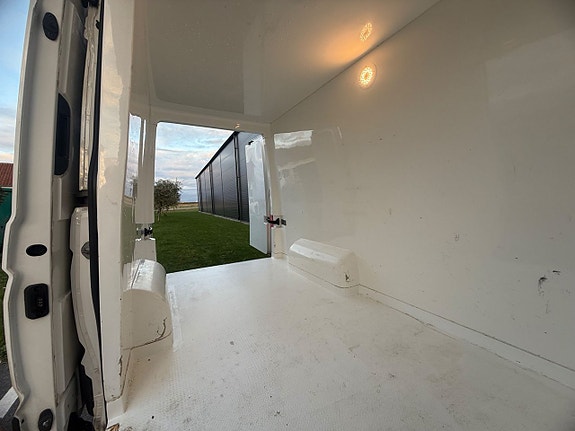 Volkswagen Crafter 11 of 18