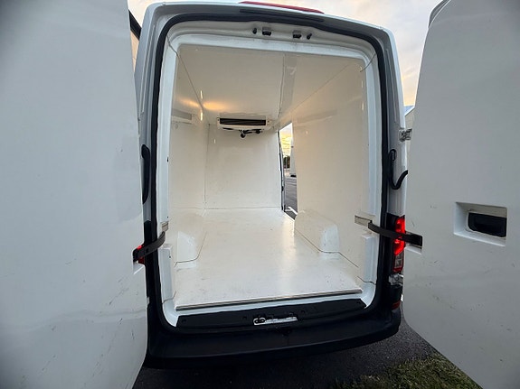 Volkswagen Crafter 10 of 18