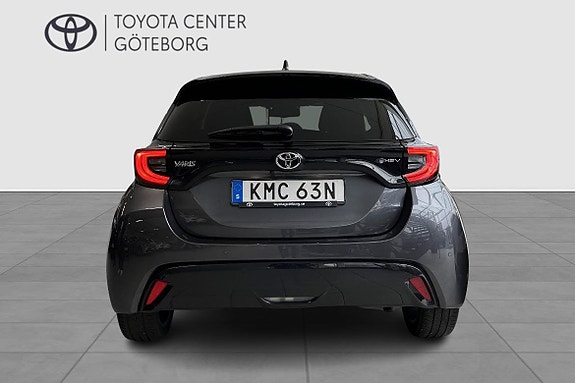 Toyota Yaris 6 of 12