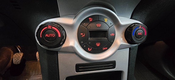 Ford Fiesta 6 of 13