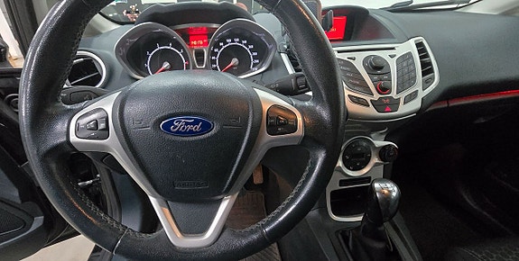 Ford Fiesta 9 of 13