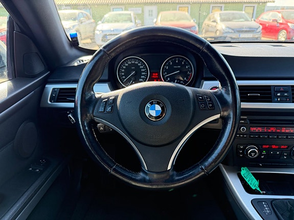BMW 325i 17 of 19