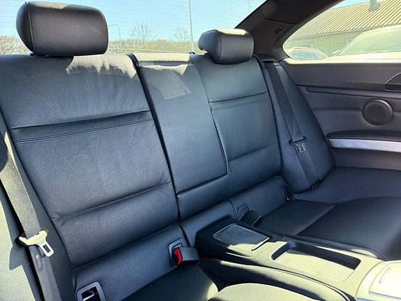 BMW 325i 12 of 19