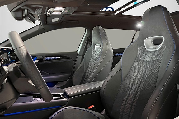 Volkswagen Passat 16 of 21