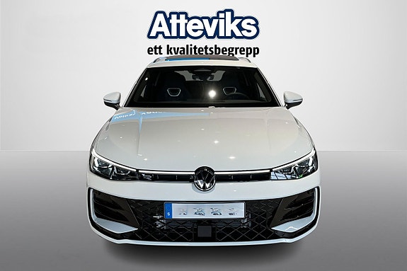Volkswagen Passat 10 of 21