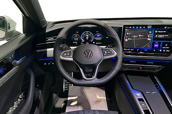 Volkswagen Passat 3 of 5