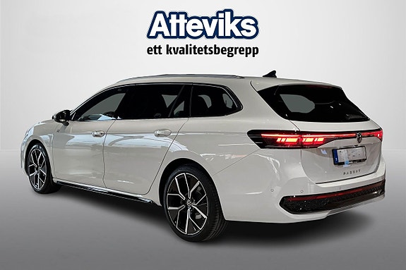 Volkswagen Passat 18 of 21