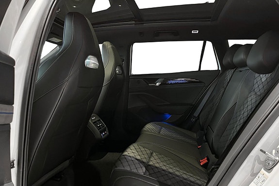 Volkswagen Passat 19 of 21