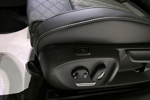 Volkswagen Passat 17 of 21