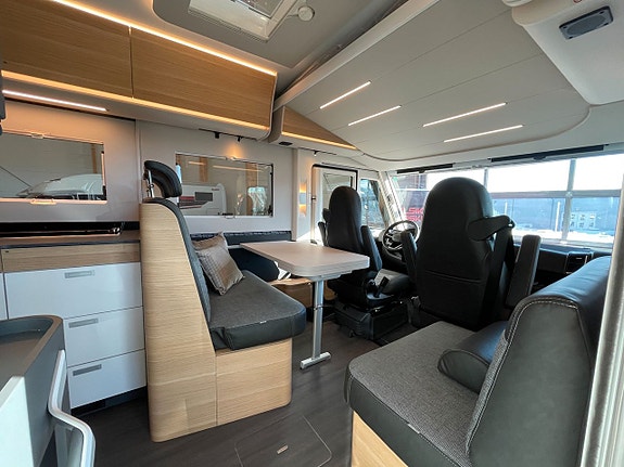 Adria Sonic 700 SL / Automat 180hk / ALDE / Taksäng 7 of 25