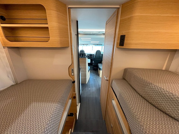Adria Sonic 700 SL / Automat 180hk / ALDE / Taksäng 15 of 25