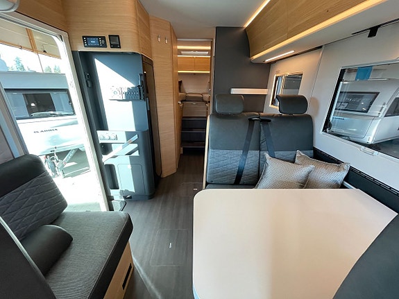 Adria Sonic 700 SL / Automat 180hk / ALDE / Taksäng 8 of 25