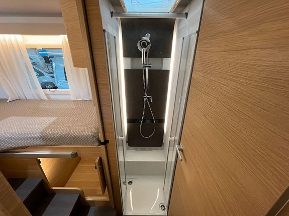 Adria Sonic 700 SL / Automat 180hk / ALDE / Taksäng 19 of 25