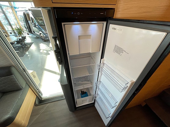 Adria Sonic 700 SL / Automat 180hk / ALDE / Taksäng 21 of 25