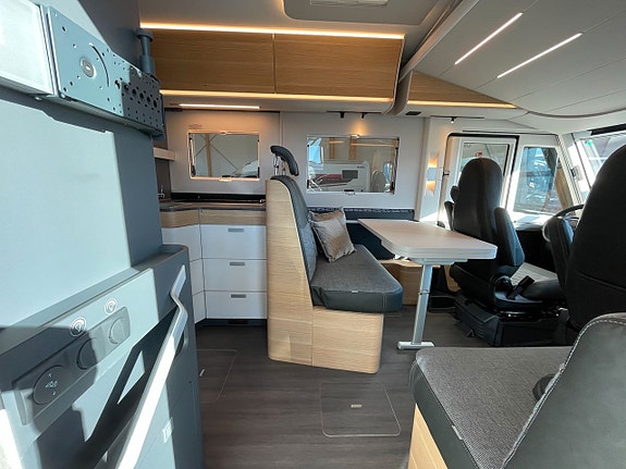 Adria Sonic 700 SL / Automat 180hk / ALDE / Taksäng 6 of 25