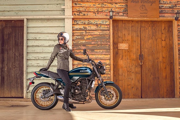 Kawasaki Z650RS  Beställnings MC 4 of 5
