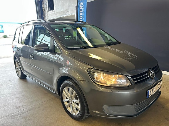 Volkswagen Touran 3 of 5