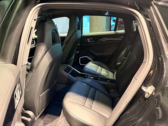 Porsche Panamera 4S 16 of 20