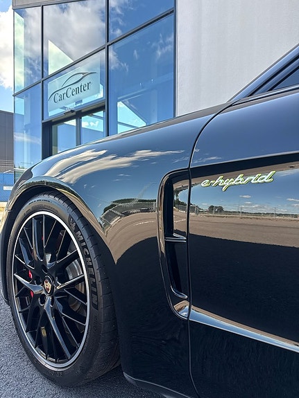 Porsche Panamera 4S 11 of 30