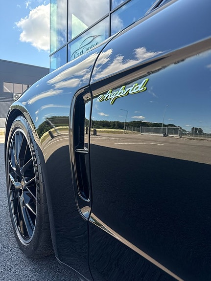 Porsche Panamera 4S 9 of 30