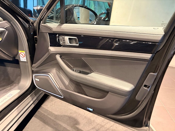 Porsche Panamera 4S 11 of 20