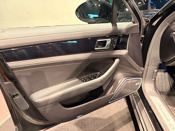 Porsche Panamera 4S 19 of 20