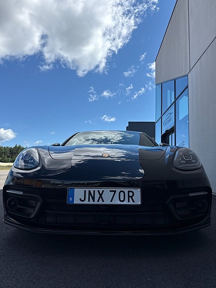 Porsche Panamera 4S 7 of 30