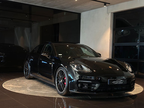 Porsche Panamera 4S 2 of 5
