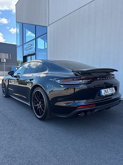 Porsche Panamera 4S 16 of 30