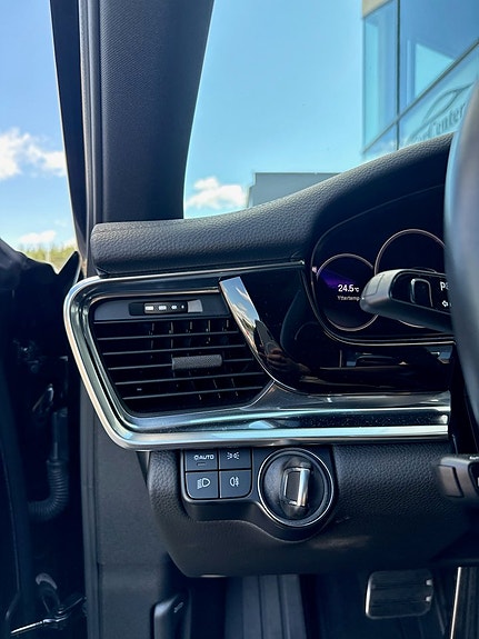 Porsche Panamera 4S 24 of 30