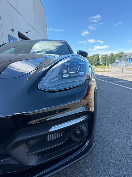 Porsche Panamera 4S 14 of 30