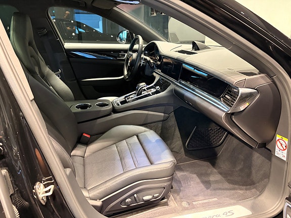 Porsche Panamera 4S 3 of 20