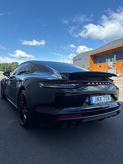 Porsche Panamera 4S 6 of 30