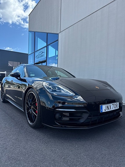 Porsche Panamera 4S 2 of 5