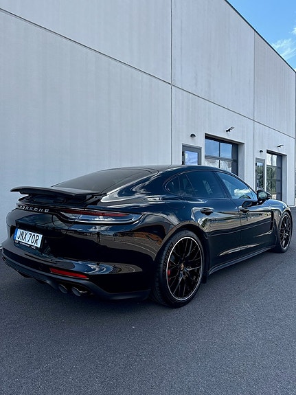 Porsche Panamera 4S 5 of 5