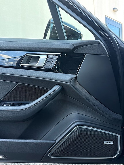 Porsche Panamera 4S 29 of 30