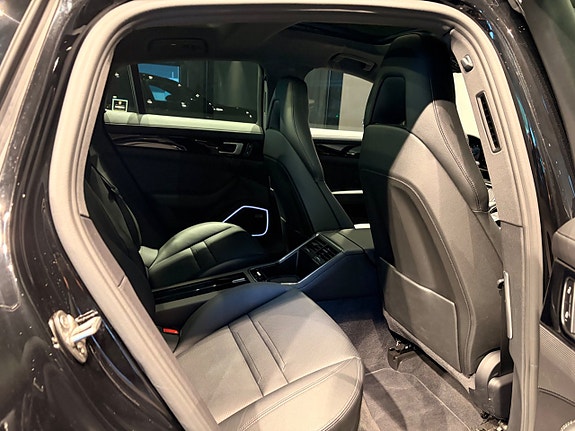 Porsche Panamera 4S 13 of 20