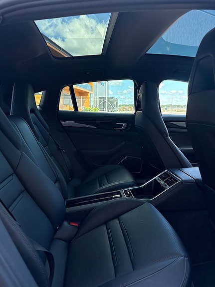 Porsche Panamera 4S 20 of 30