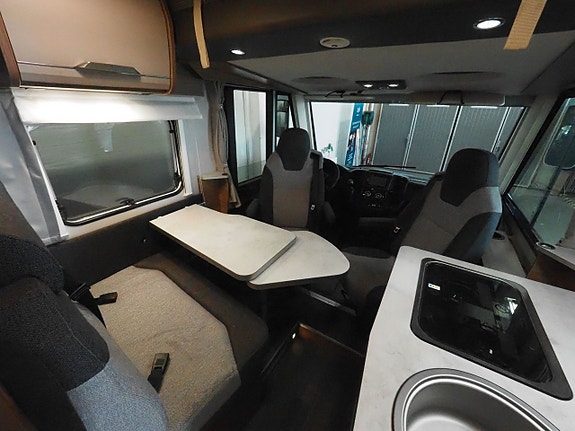 Knaus Van I 550 MF Cykelställ Markis 4 bäddar 7 of 16