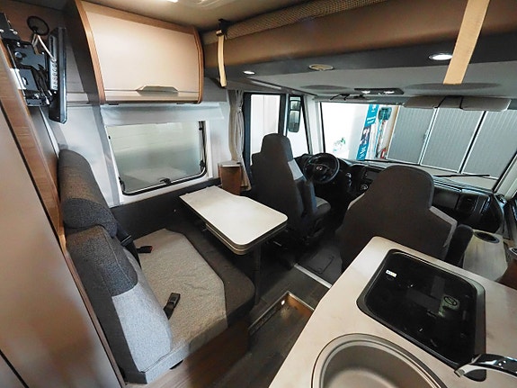 Knaus Van I 550 MF Cykelställ Markis 4 bäddar 6 of 16