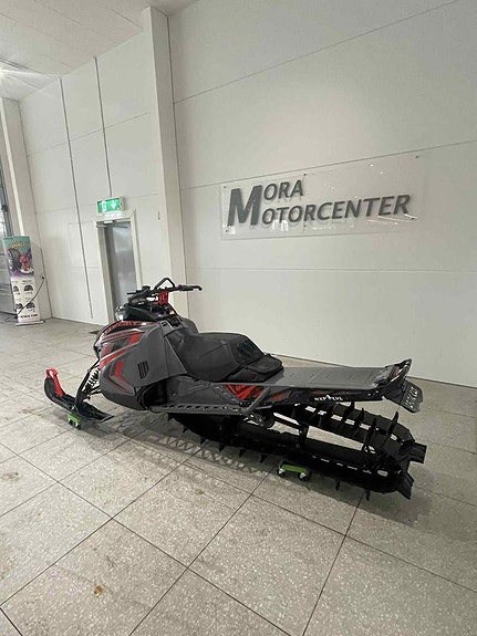 Arctic Cat M 8000 Alpha 165” 2 of 4